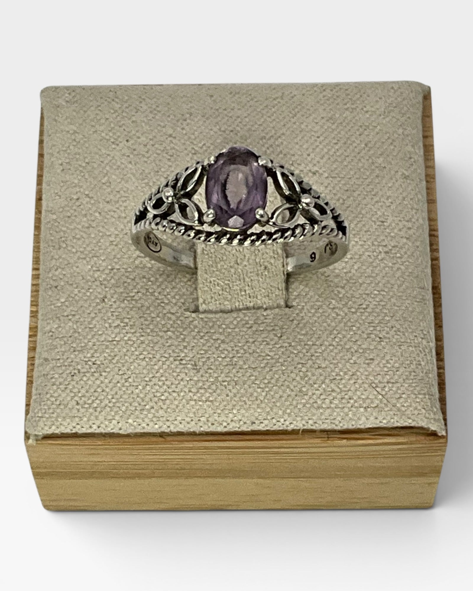 Amethyst Sterling Silver Gemstone Ring - Estate Sale (Great Conditon)