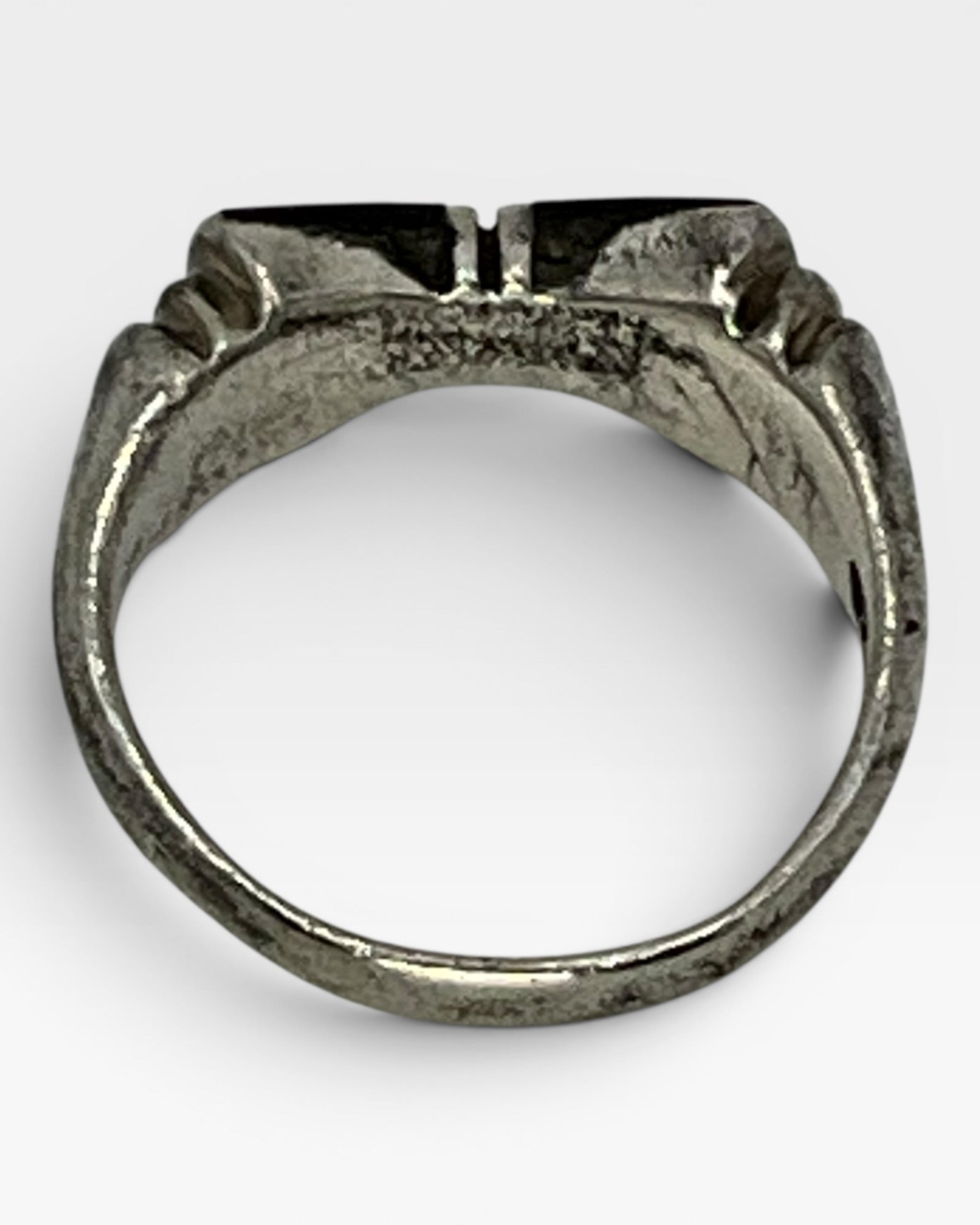 Onyx and Silver Gemstone Ring - Estate Sale (Great Condition)