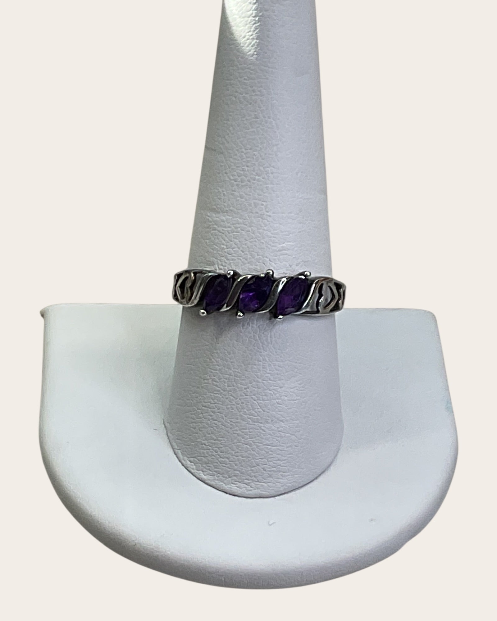 Sterling Silver Amethyst Gemstone Heart Band Ring