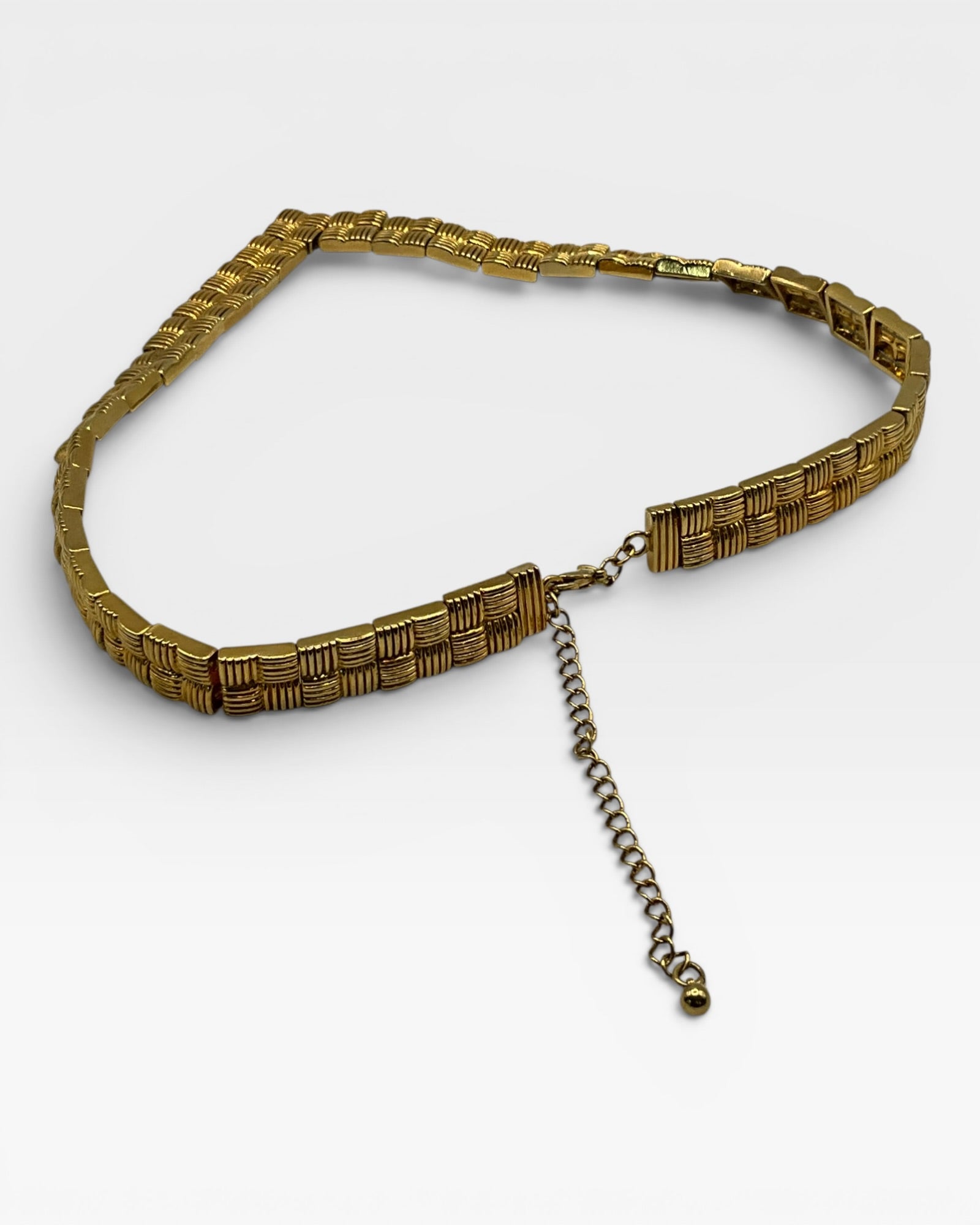 Vintage Avon Gold Tone V Shape Square Link Textured Statement Necklace