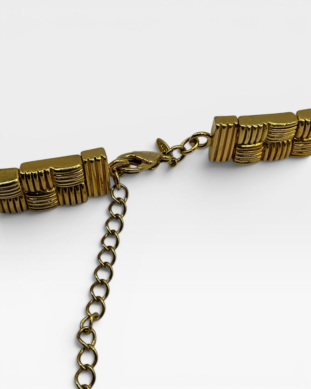 Vintage Avon Gold Tone V Shape Square Link Textured Statement Necklace