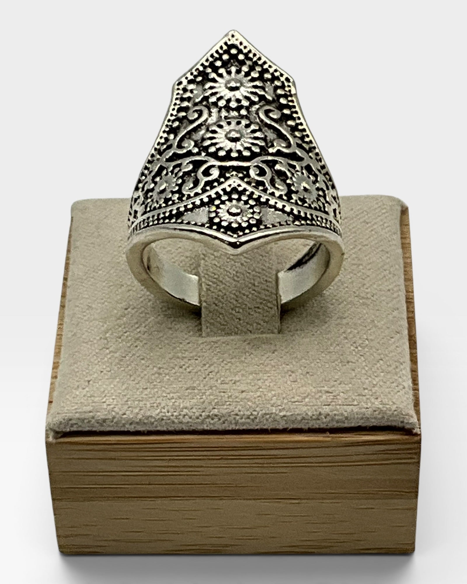 Silver Celtic Ring - Estate Sale (Great Condition)