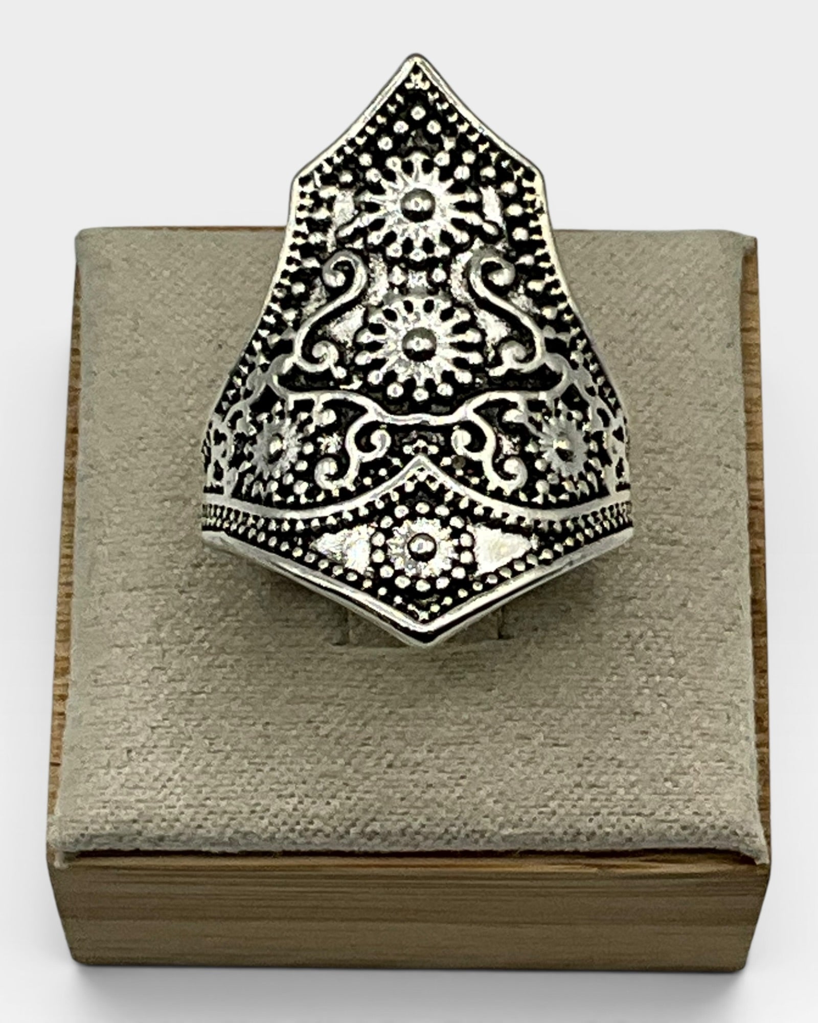 Silver Celtic Ring - Estate Sale (Great Condition)