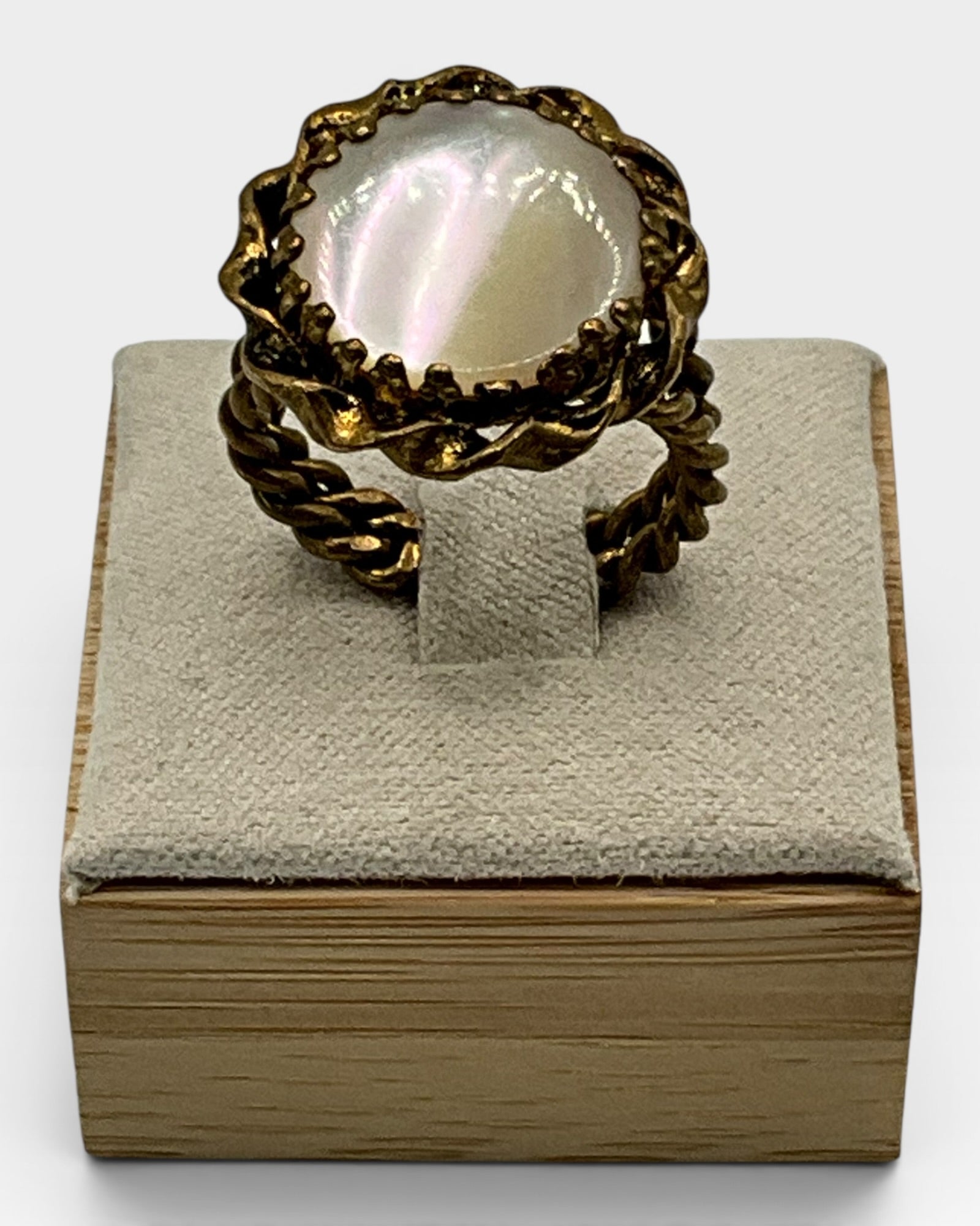 Vintage West Germany Oval Mother of Pearl Stone Ring - Estate Sale (Great Condition)