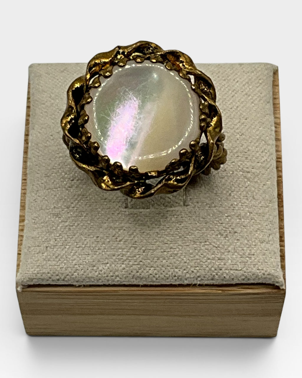 Vintage West Germany Oval Mother of Pearl Stone Ring - Estate Sale (Great Condition)