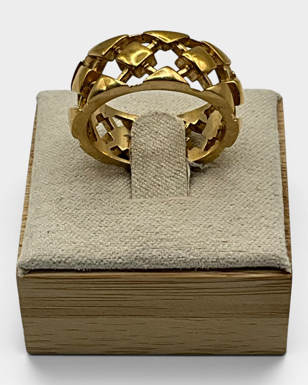Vintage Avon 1981 Gilded Trellis Ring - Estate Sale (Great Condition)