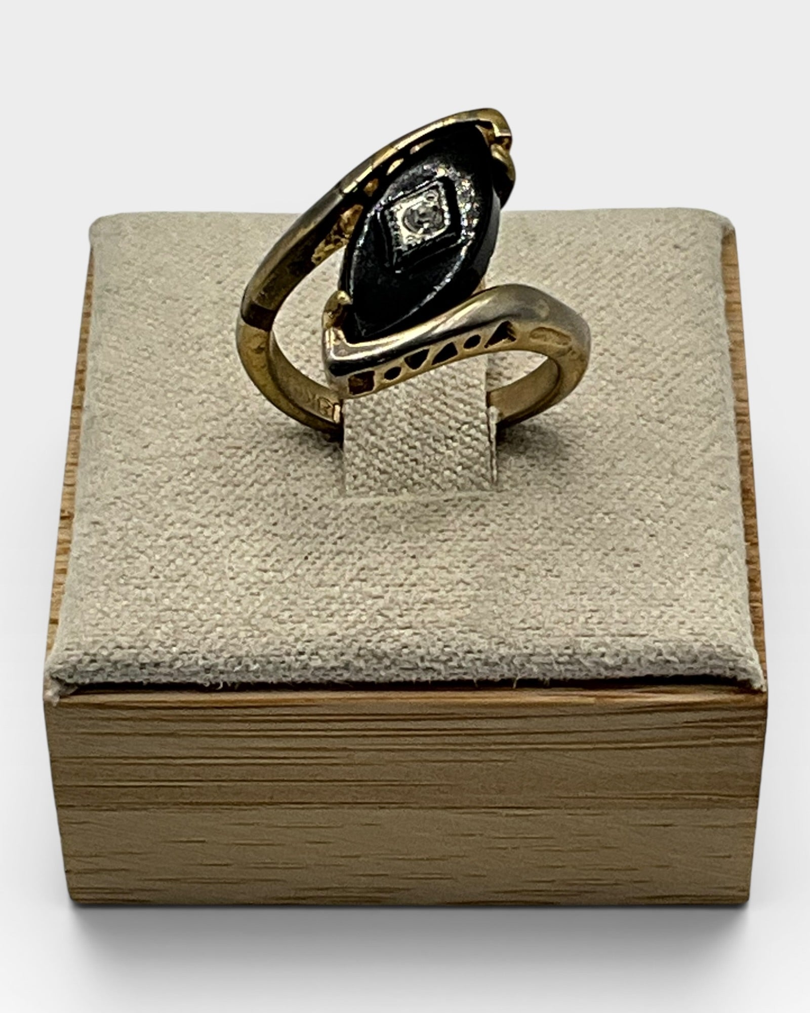 Vintage Black Onyx with Center Crystal Ring - Estate Sale (Great Condition)