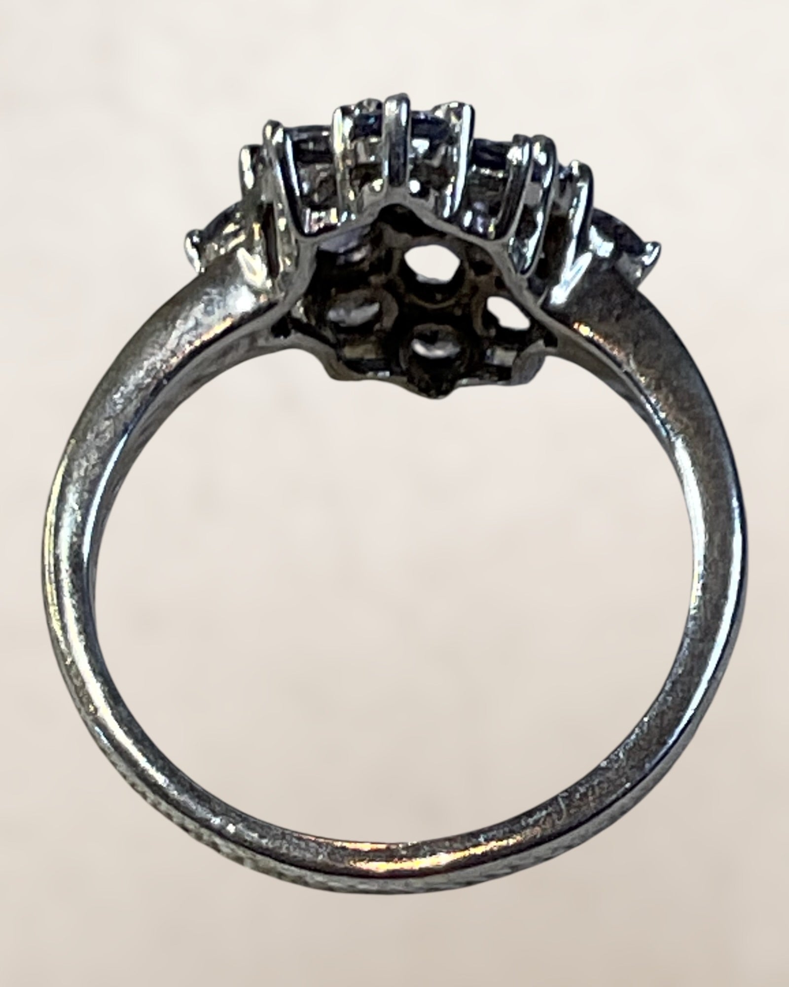 Sterling Silver Tanzanite Gemstone Ring - Estate Sale (Great Condition)