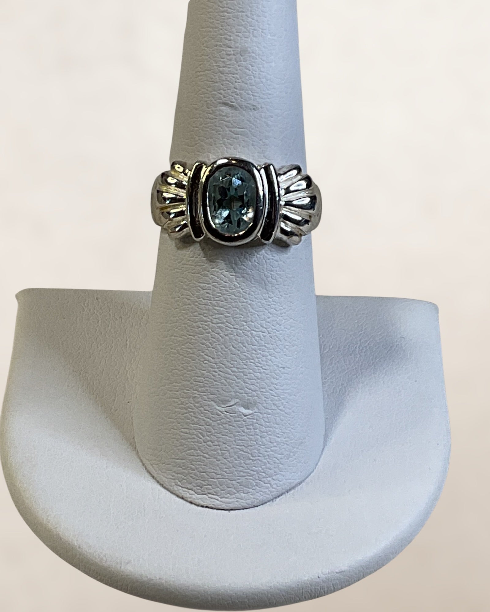 Sterling Silver Ice Blue Topaz Gemstone Ring - Estate Sale (Great Condition)
