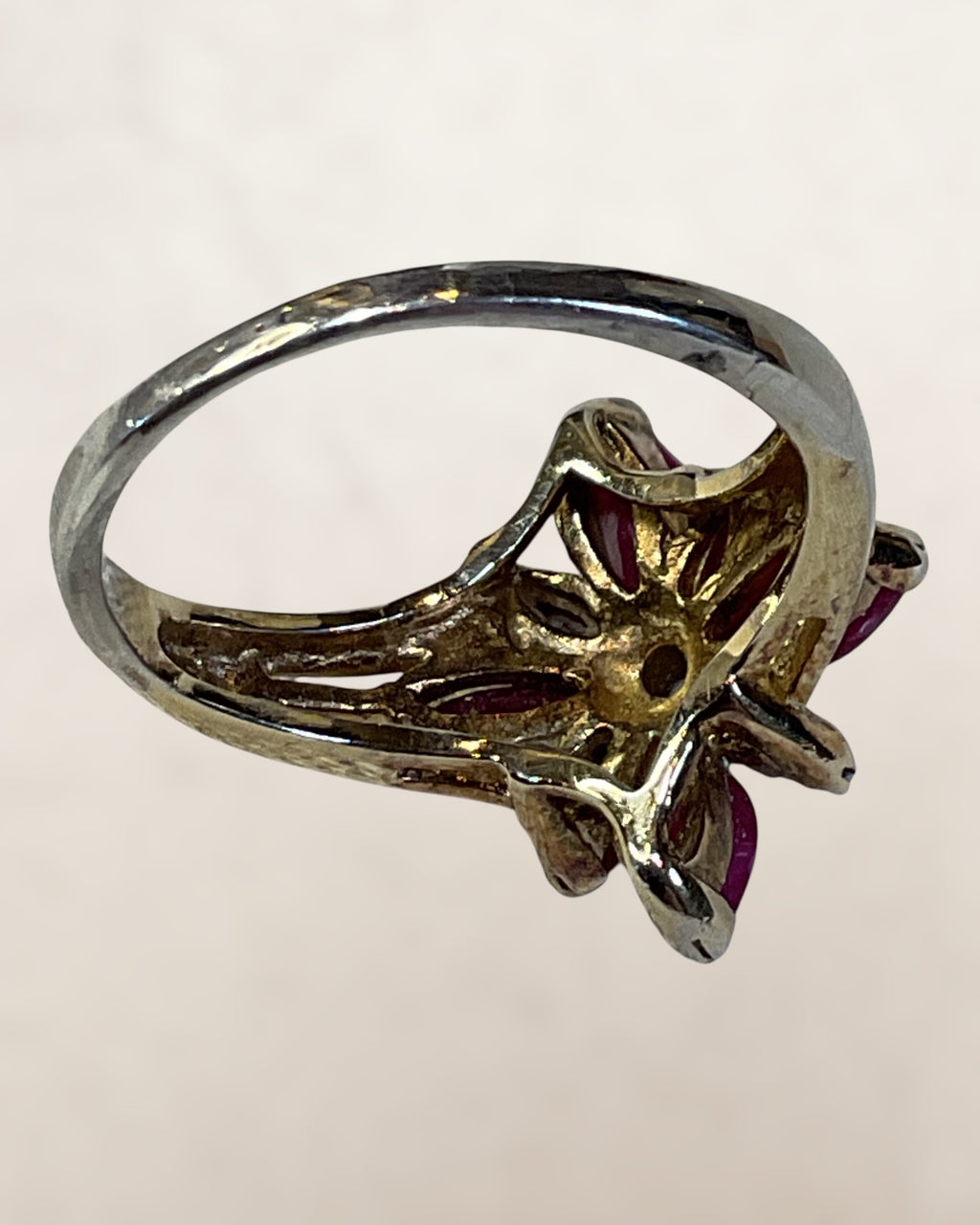 Sterling Silver Ruby Flower Gemstone Ring - Estate Sale (Great Condition)