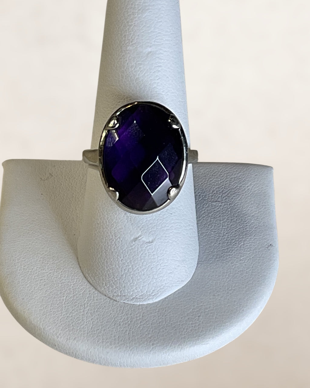 Sterling Silver Amethyst Gemstone Ring size 9 - Estate Sale Great Condition)