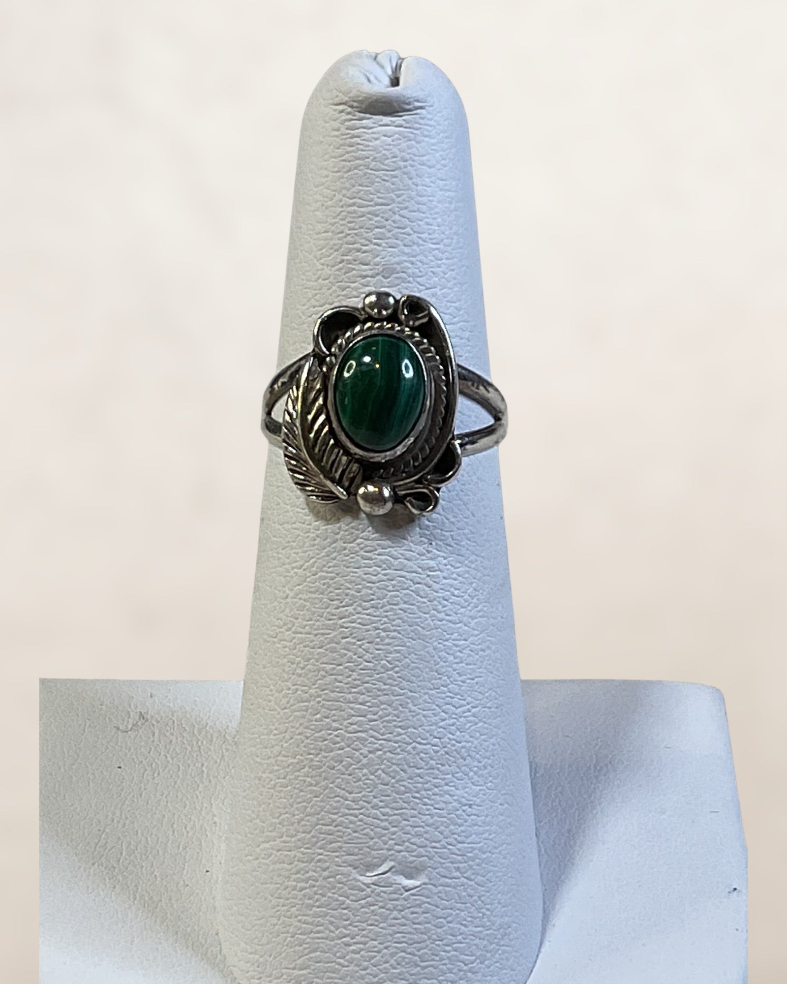 Sterling Silver Malachite Gemstone Ring size 5 - Estate Sale (Great Condition)