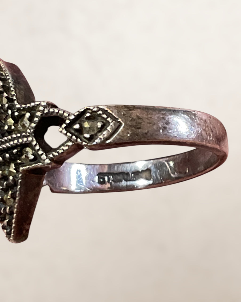 Judith Jack Sterling Silver Garnet and Marcasite Gemstone Ring - Estate Sale (Great Condition)