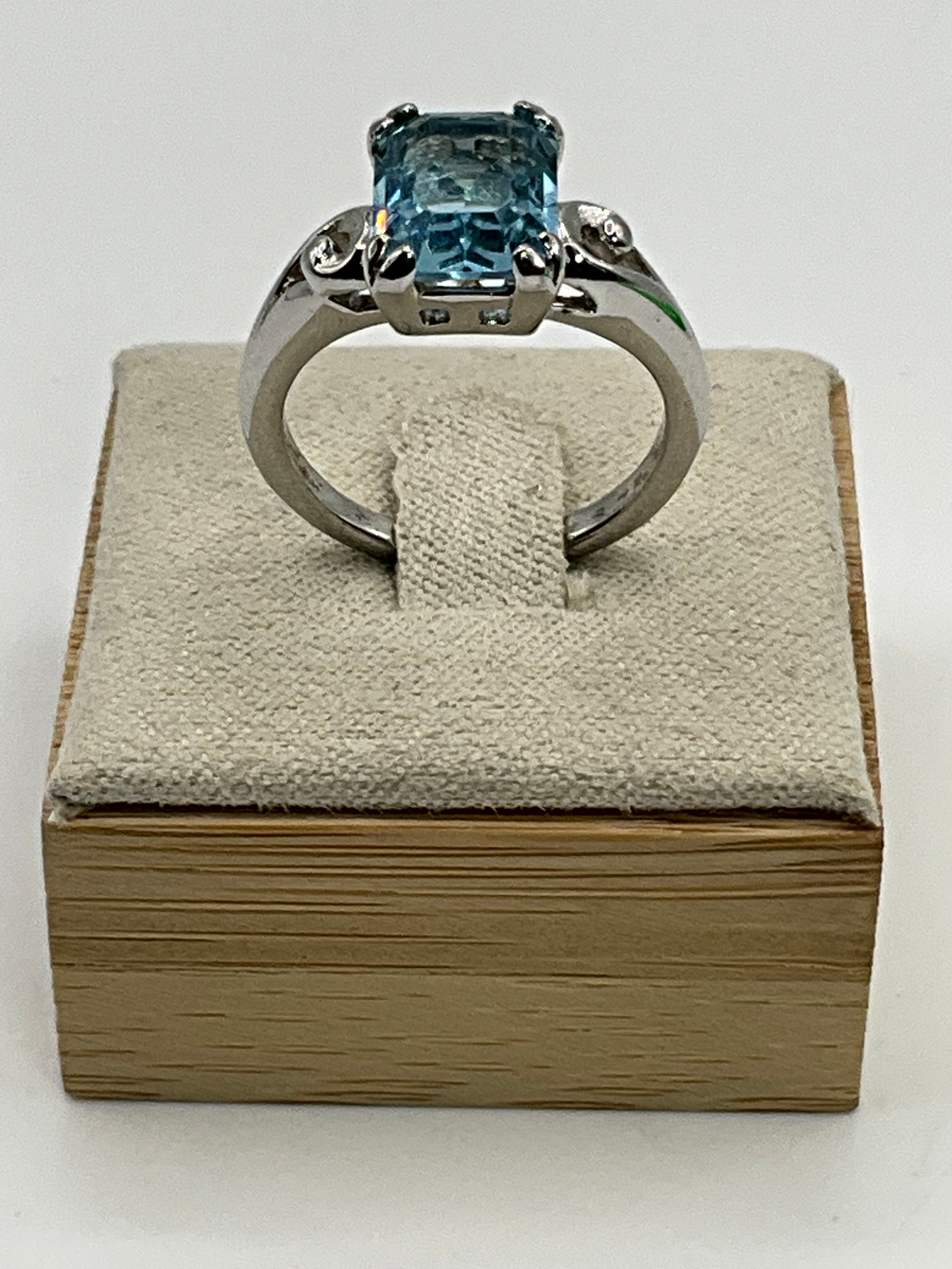 Avon Emerald-Cut Blue Stone Ring - Estate Sale (Great Condition)