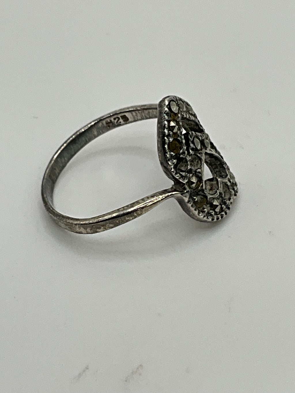 Sterling Silver Marcasite Ladies Ring Size 6 With 2 Hearts - Estate Sale (Great Condition)