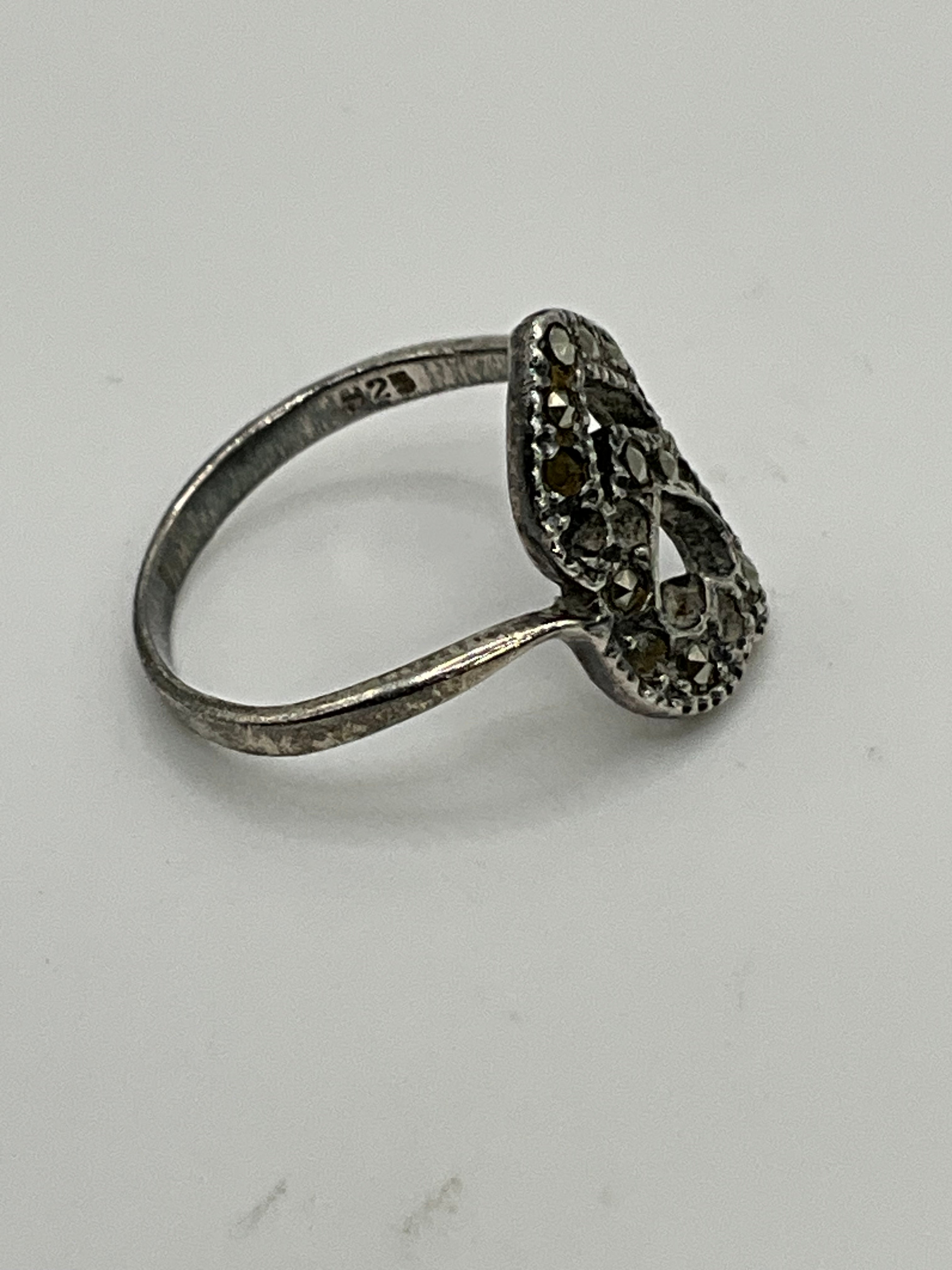 Sterling Silver Marcasite Ladies Ring Size 6 With 2 Hearts - Estate Sale (Great Condition)