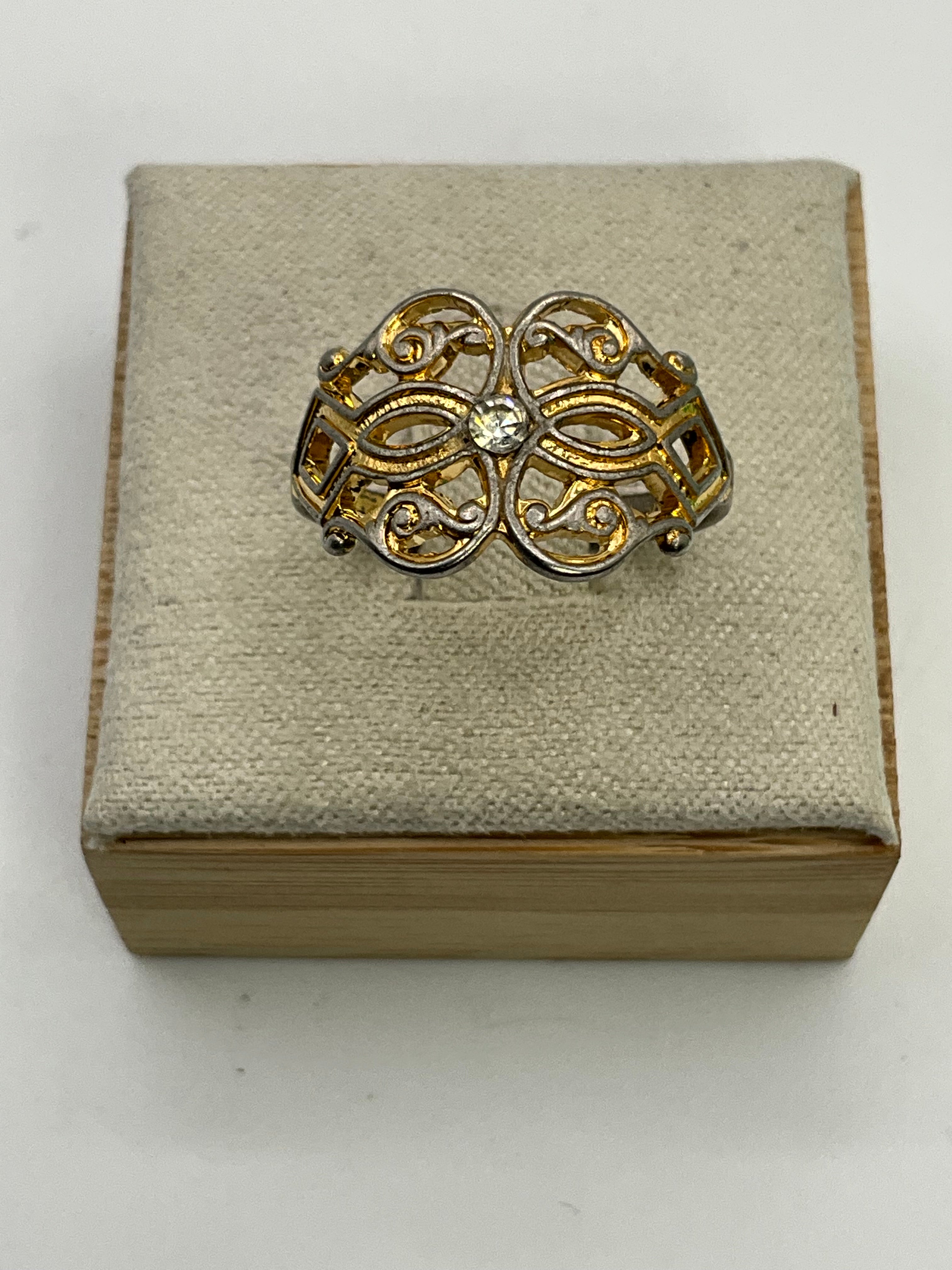 Vintage Gold Tone & Rhinestone Ring - Estate Sale (Great Condition)