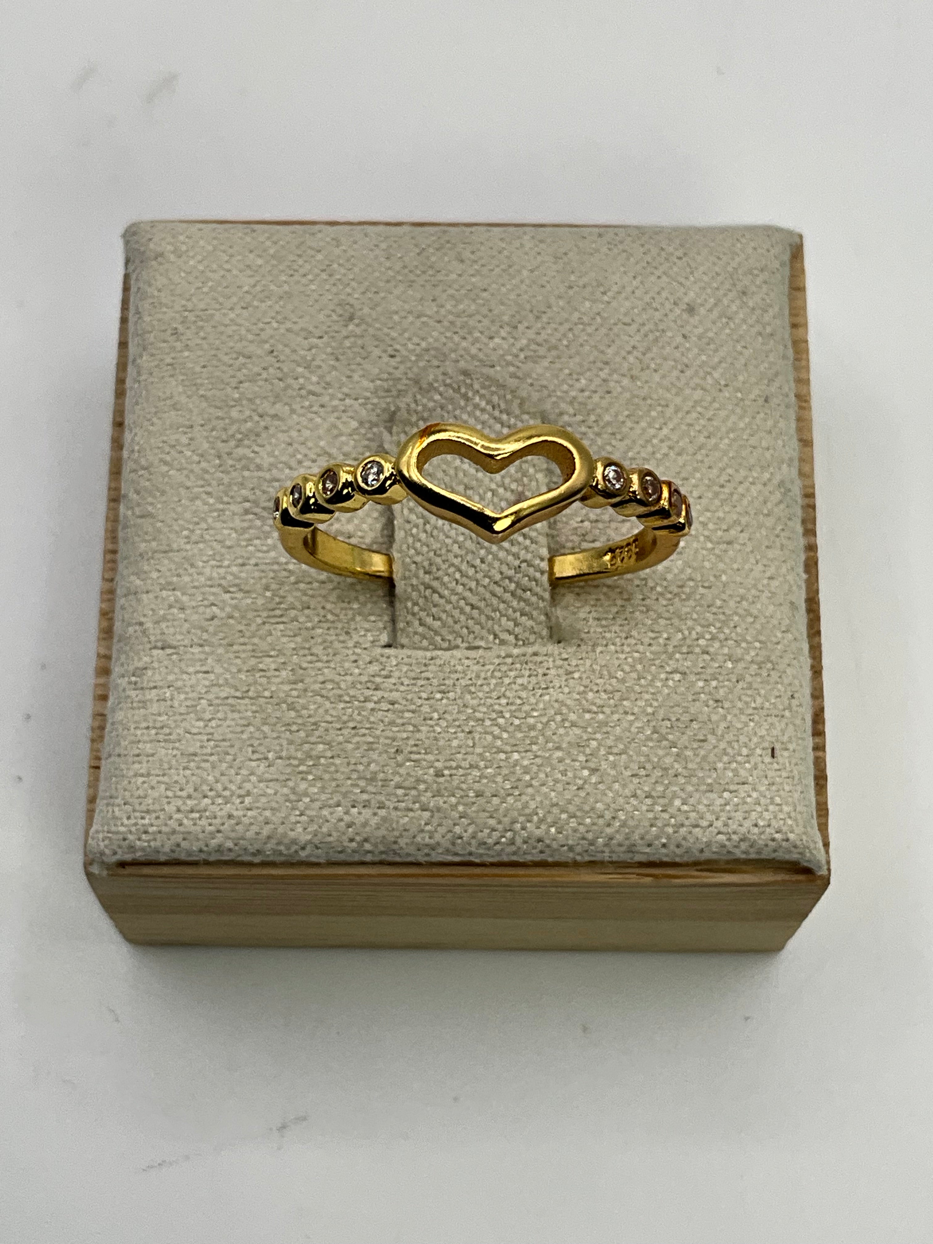 Simple Heart Shaped Ring - Estate Sale (Great Condition)