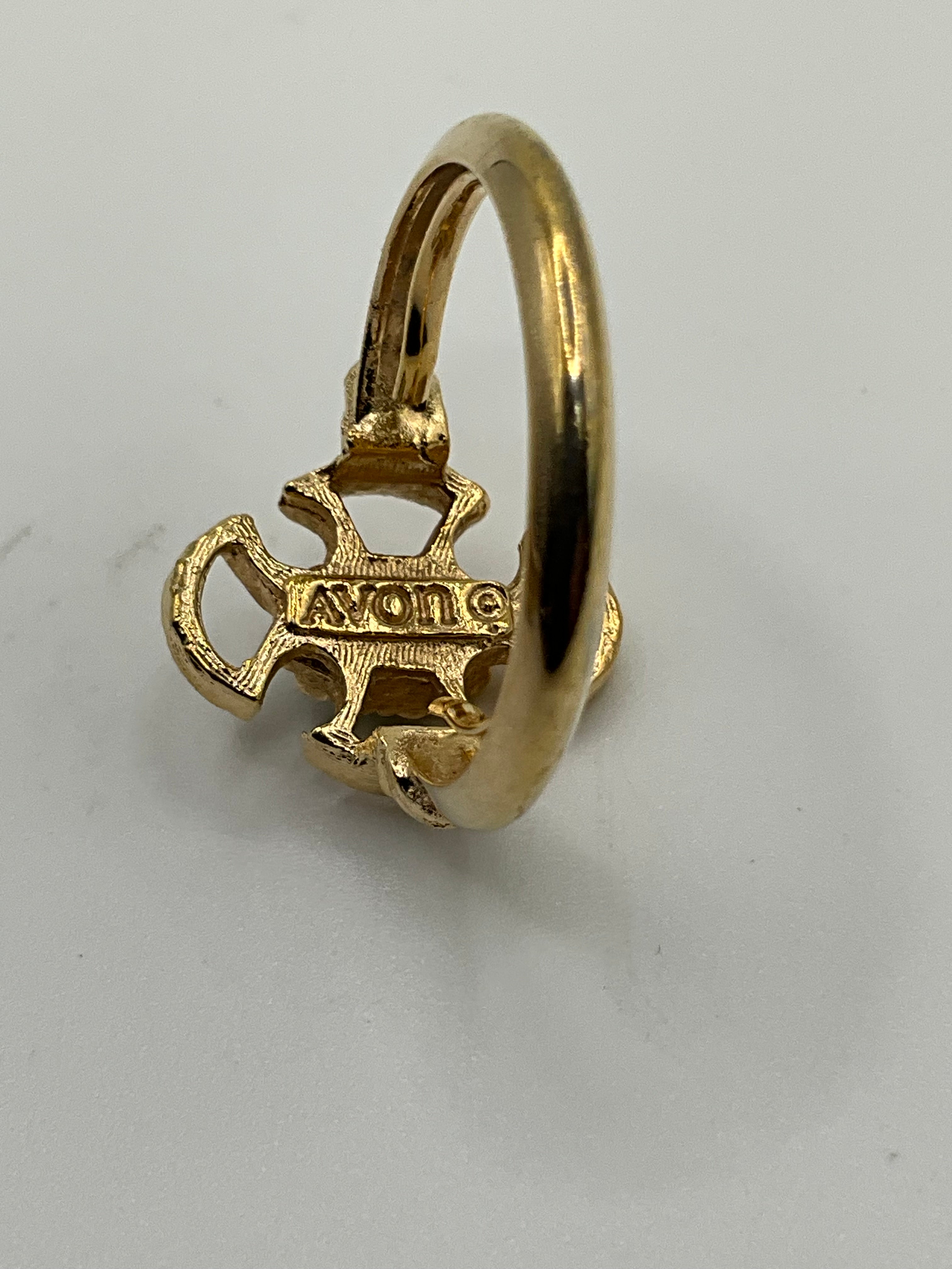 1973 Avon Baroness Ring: Gold Tone Maltese Cross Jade - Estate Sale (Great Condition)