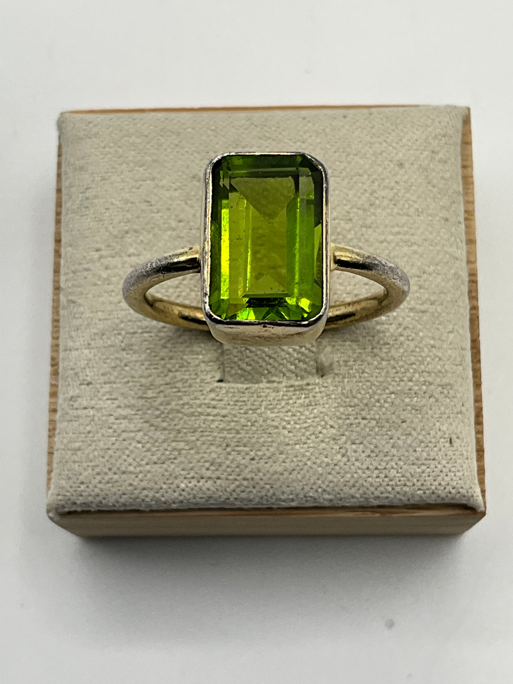 Peridot Gemstone 925 Sterling Silver Handmade Boho Ring - Estate Sale (Great Condition)