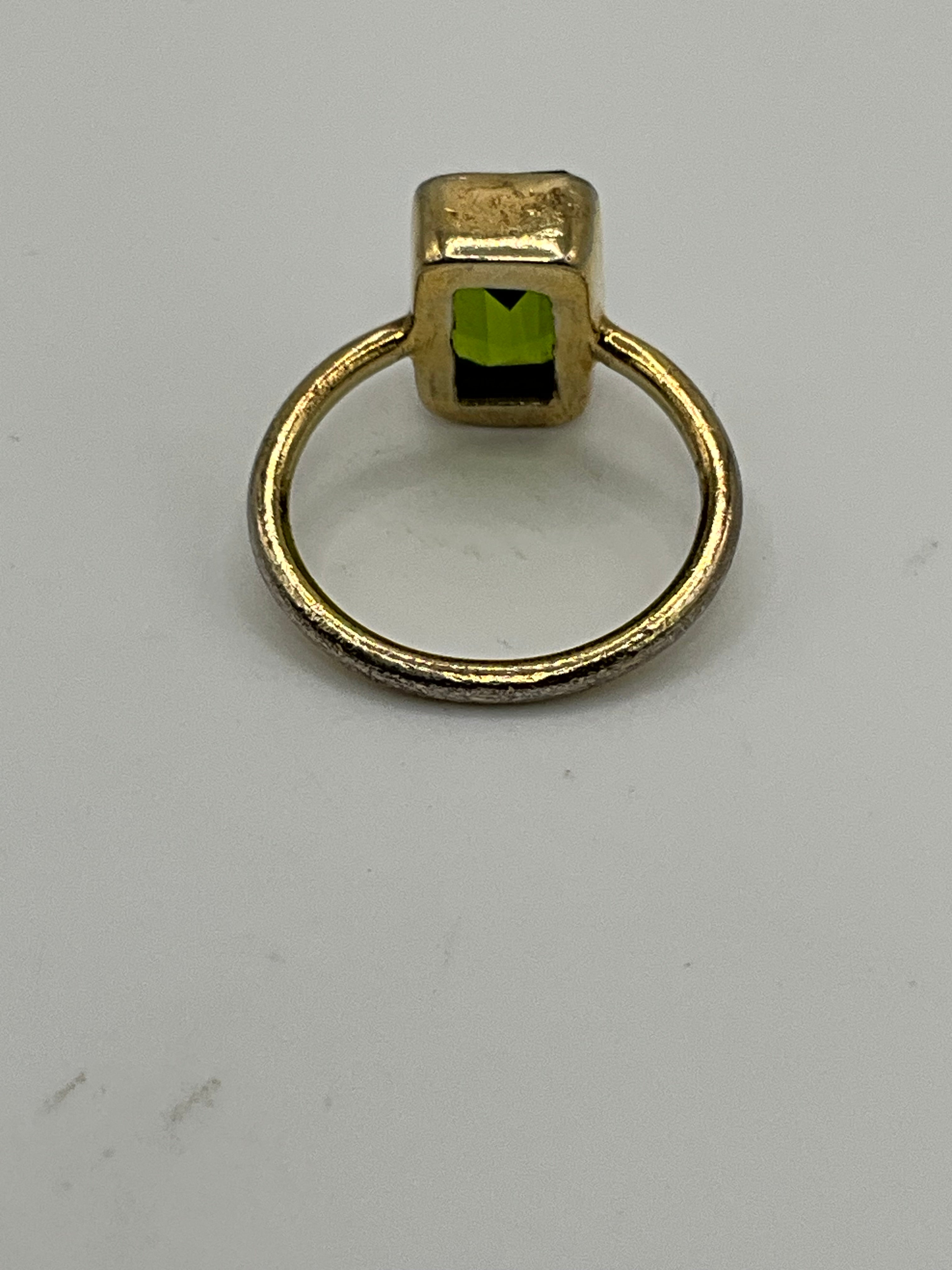 Peridot Gemstone 925 Sterling Silver Handmade Boho Ring - Estate Sale (Great Condition)
