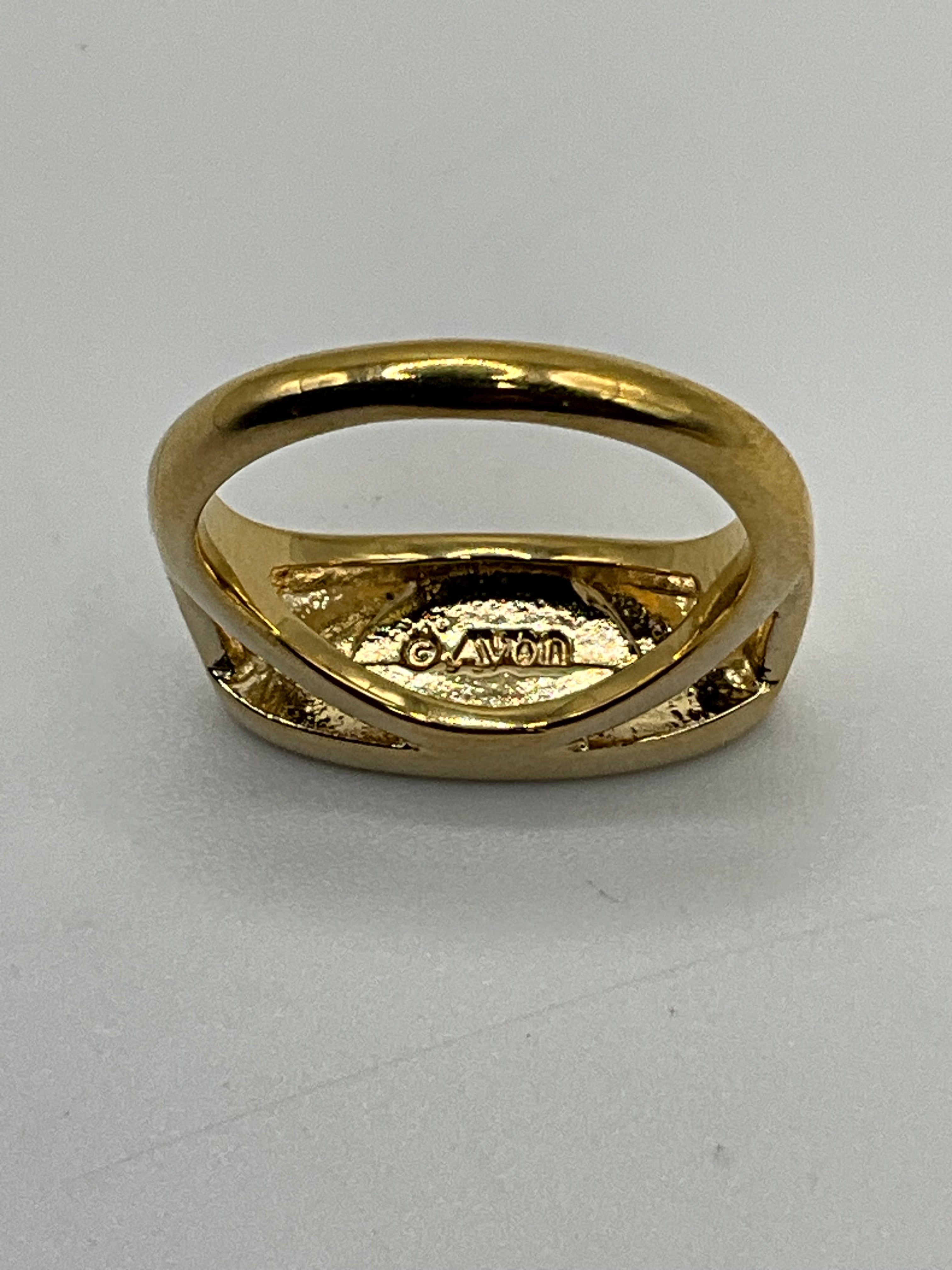 1978 Avon Mother-of-Pearl Ring - Estate Sale (Great Condition)