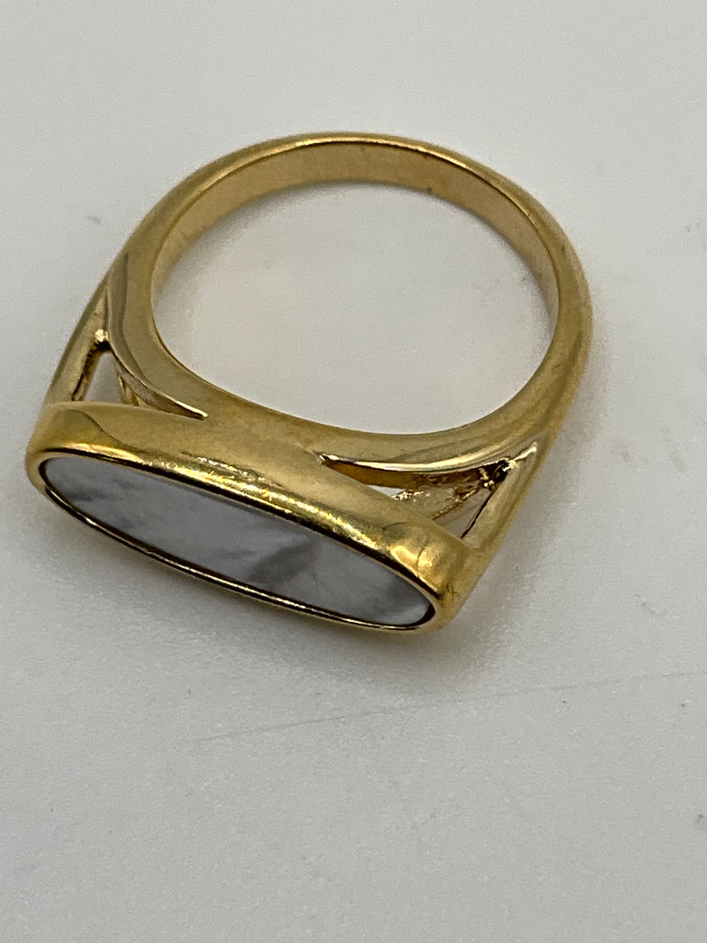 1978 Avon Mother-of-Pearl Ring - Estate Sale (Great Condition)
