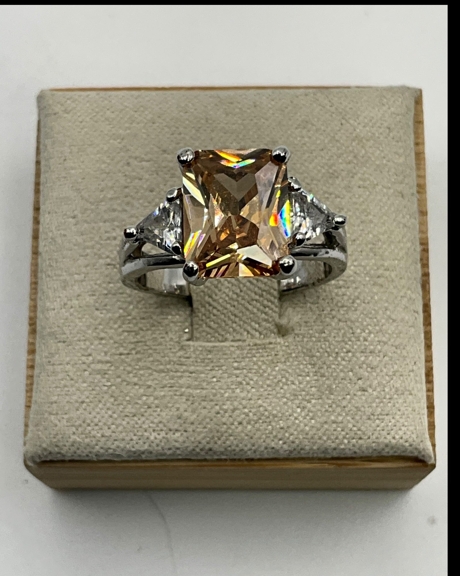 Sterling Silver 925 Yellow Topaz & Cubic Zirconia Ring - Estate Sale (Great Condition)