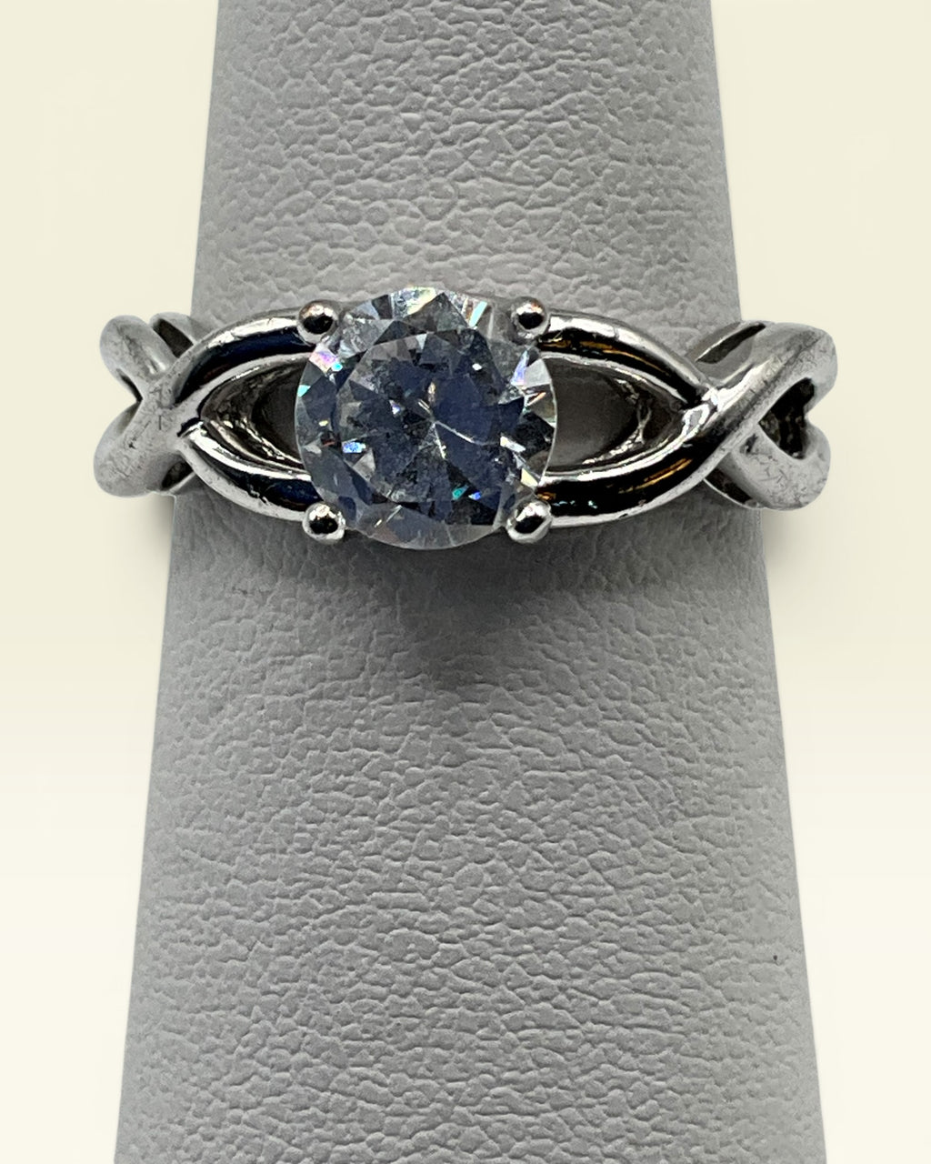 Vintage Avon Sparkly Round Clear Stone in Twisted Silvertone Ring - Estate Sale (Great Condition)
