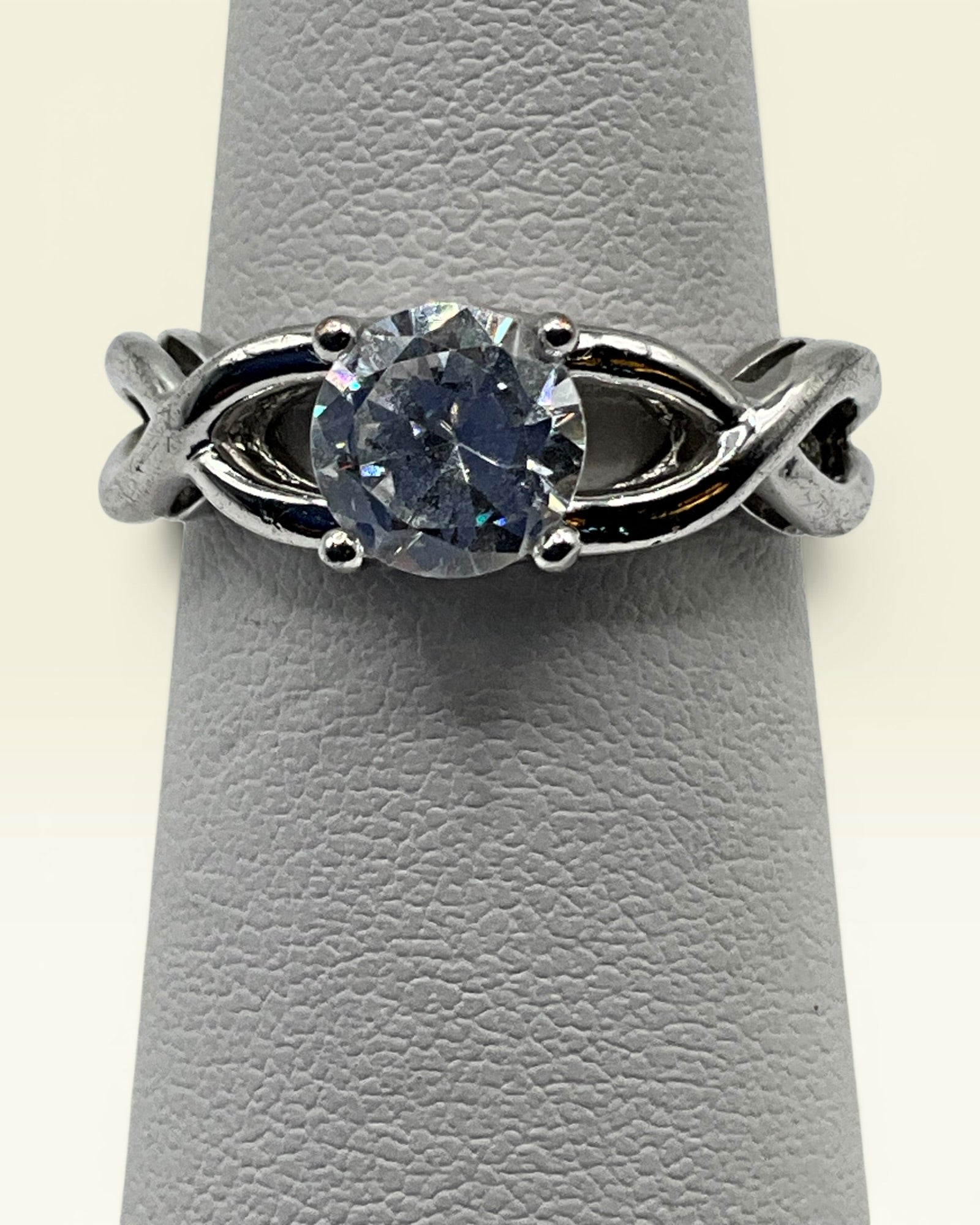 Vintage Avon Sparkly Round Clear Stone in Twisted Silvertone Ring - Estate Sale (Great Condition)