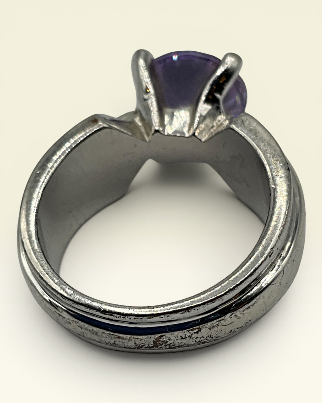 Modern Lavender Solitaire Statement Ring – Silver Tone Contemporary Fashion Ring - Estate Sale (Great Condition)