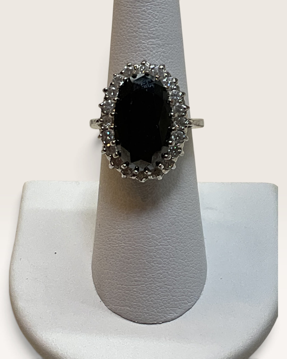 Black Faceted Stone Halo Ring Silver Tone Rhinestone Cocktail Ring - Pre-Loved