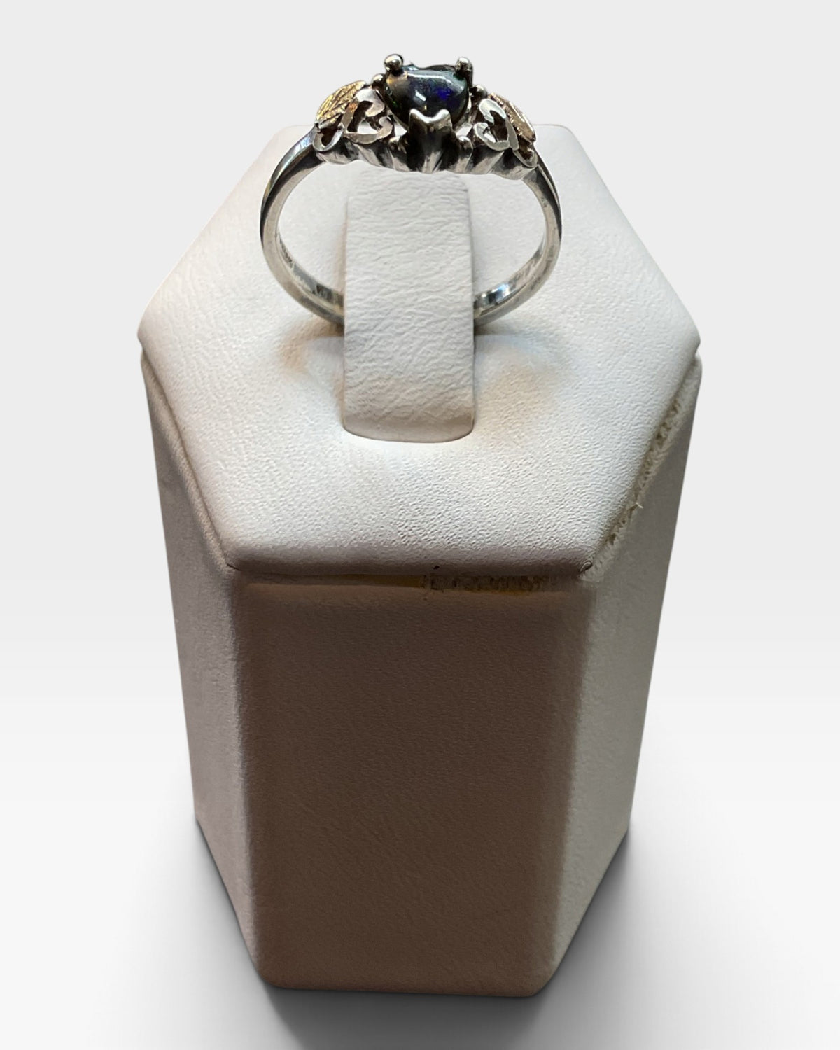 Sterling Silver Black Hills Gold Opal Gemstone Ring - Pre-Loved