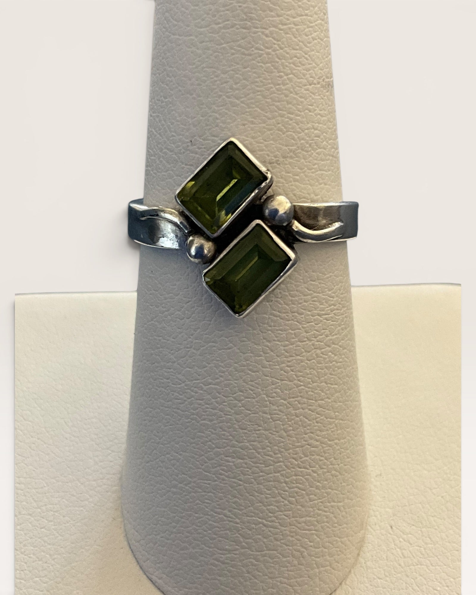 Sterling Silver Peridot Dual Gemstone Ring - Estate Sale (Great Condition)