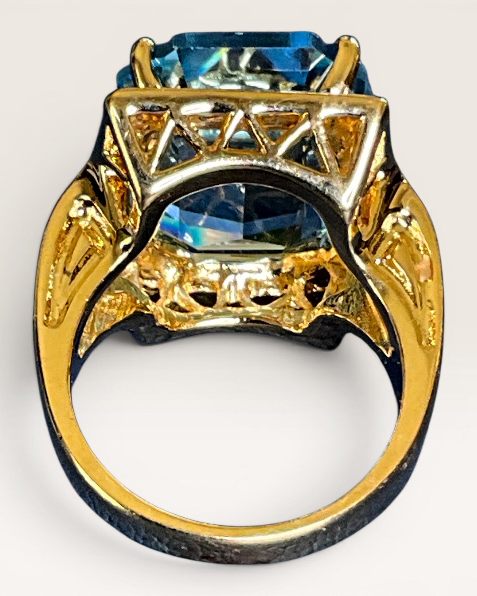18K Gold Electroplate Blue Stone Cocktail Ring - Estate Sale (Great Condition)