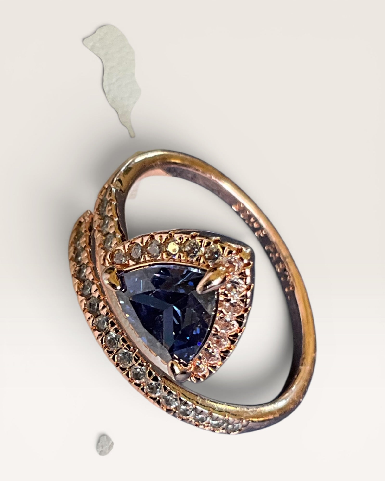 Bomb Party Glitzy Chic Sapphire Cubic Zirconia Ring - Estate Sale (Great Condition)