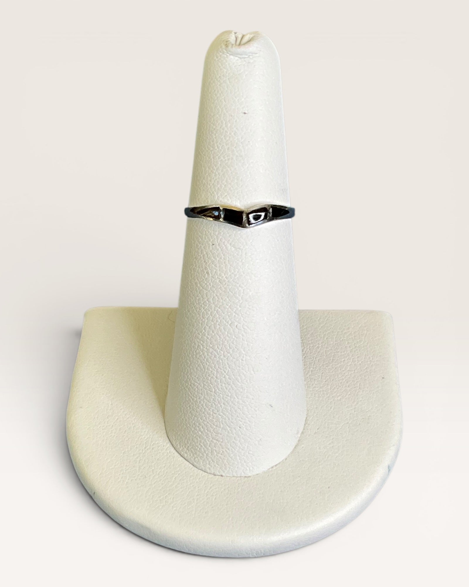 Dainty Inlay Sterling Silver Black Onyx Ring - Estate Sale (Great Condition)