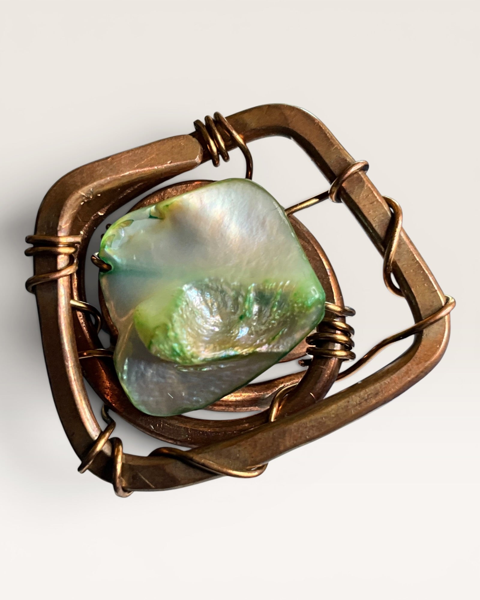 Artisan Wire Wrapped Mother of Pear Copper Tone Boho Statement Ring - Estate Sale (Great Condition)
