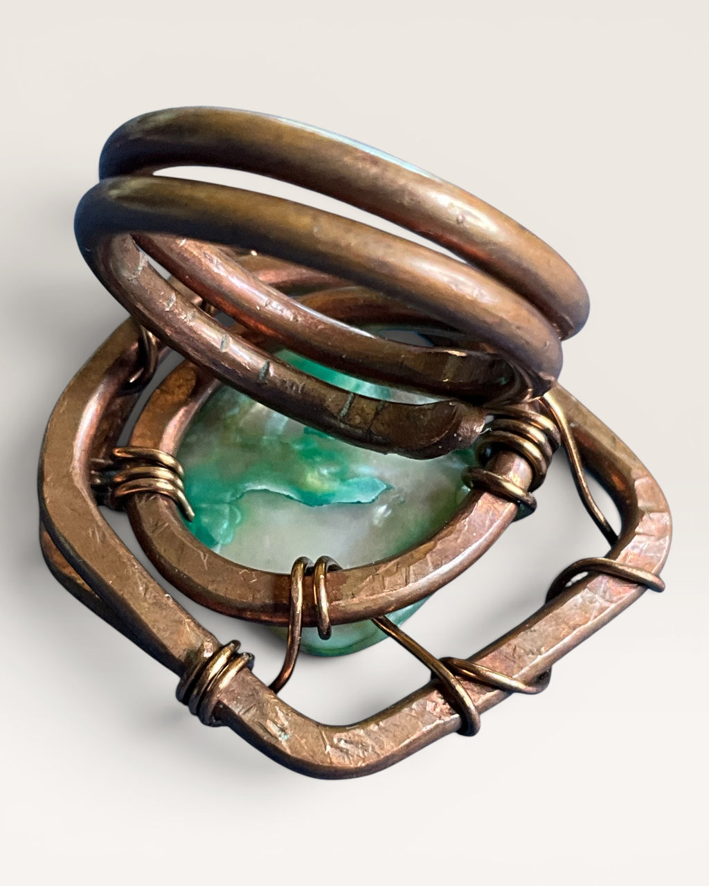 Artisan Wire Wrapped Mother of Pear Copper Tone Boho Statement Ring - Estate Sale (Great Condition)