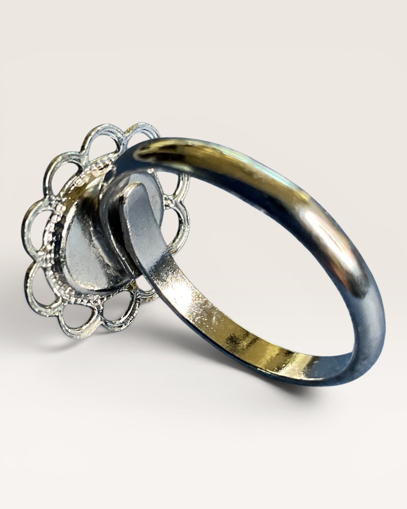 Vintage Style Blue Star Cabochon Floral Silver-Tone Ring - Estate Sale (Great Condition)