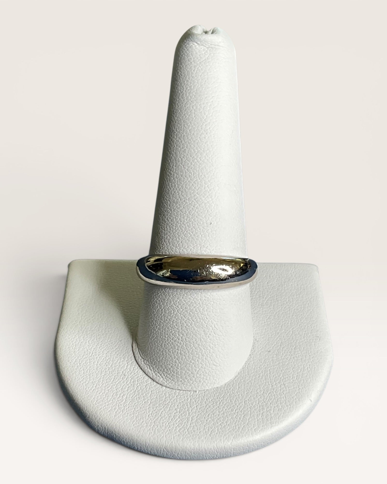 Minimalist Silver-Tone Dome Band Unisex Comfort Ring - Estate Sale (Great Condition)
