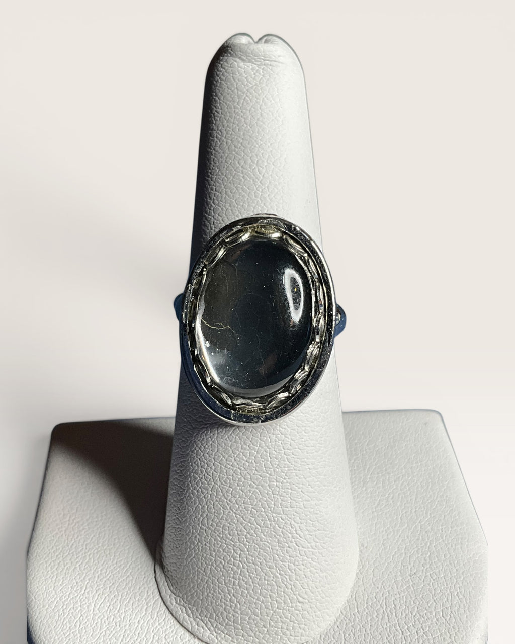 Gunmetal Resin Cabochon | Silver-Tone Oval Fashion Ring - Estate Sale (Great Condition)