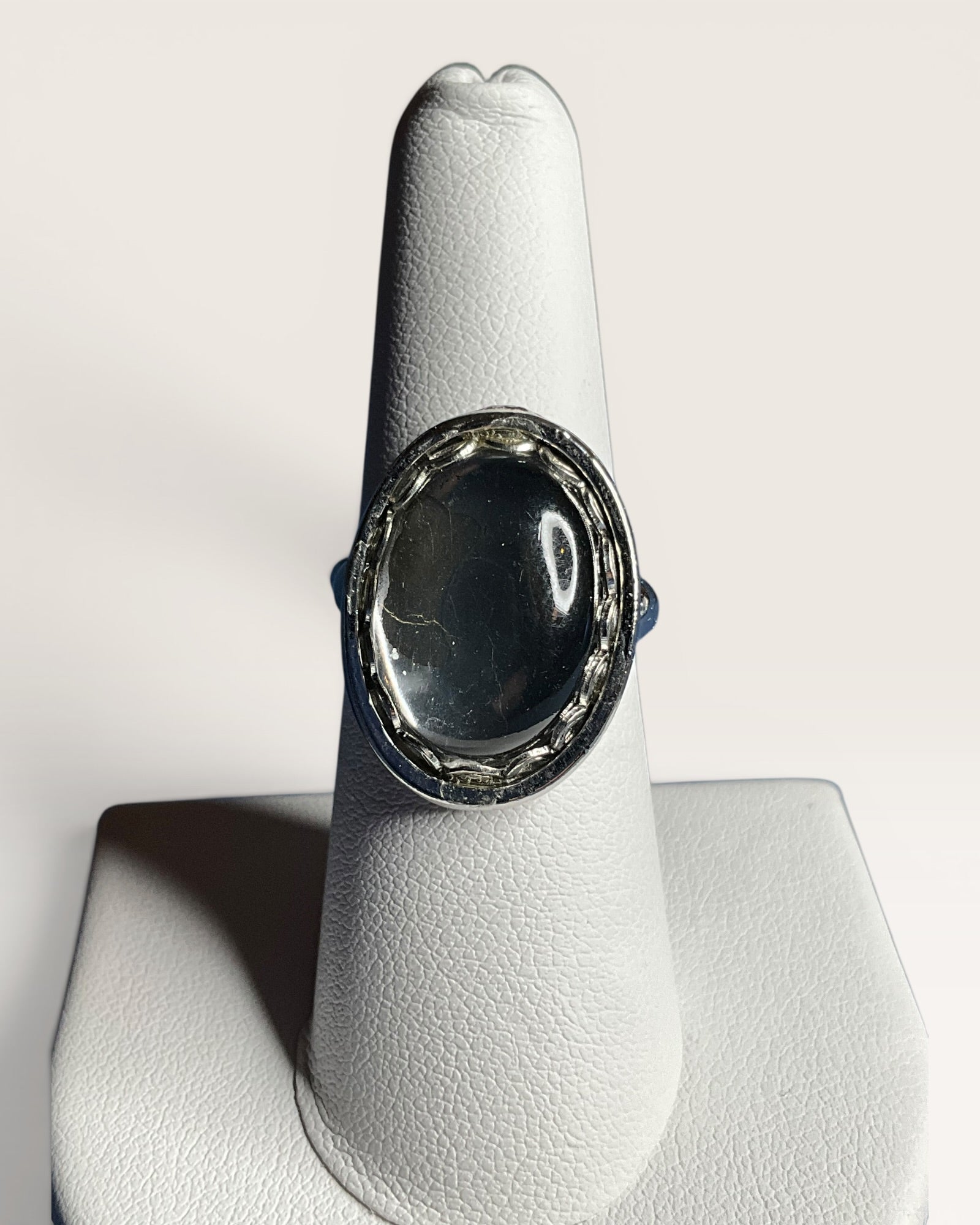 Gunmetal Resin Cabochon | Silver-Tone Oval Fashion Ring - Estate Sale (Great Condition)
