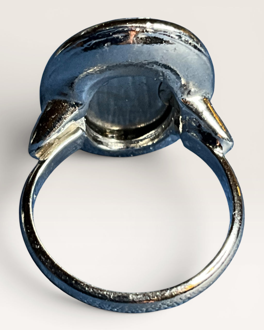 Gunmetal Resin Cabochon | Silver-Tone Oval Fashion Ring - Estate Sale (Great Condition)
