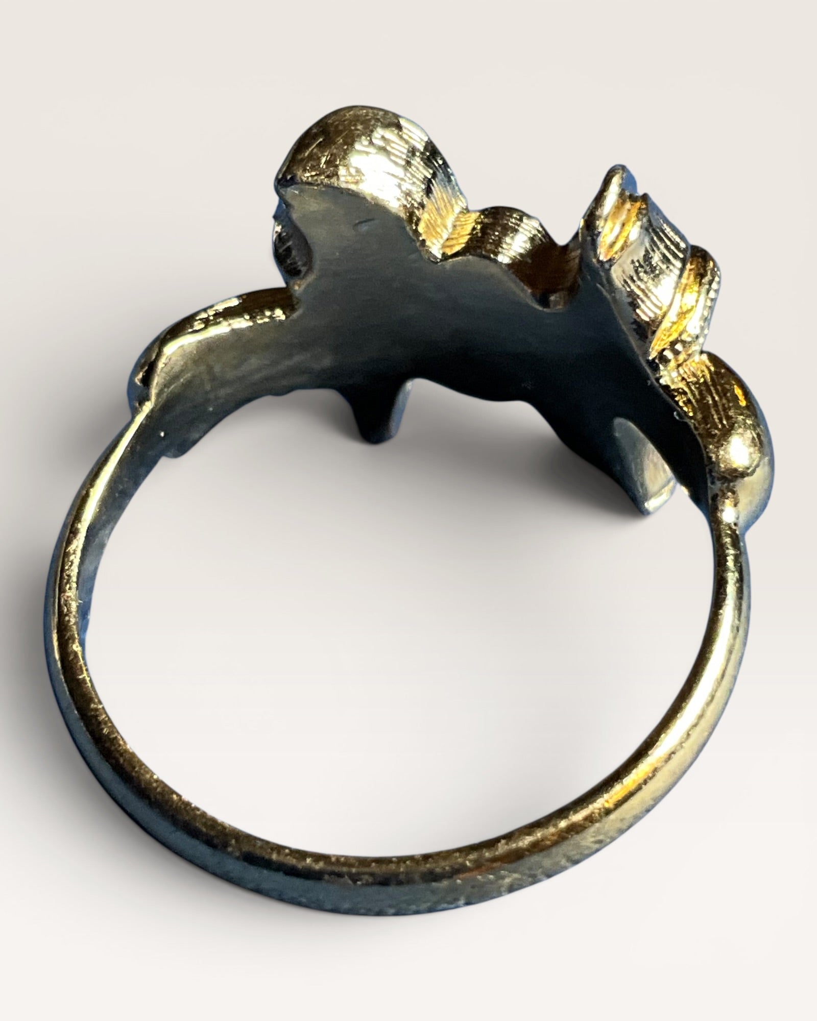 Avon Blue Faux Stone Bow Ring - Estate Sale (Great Condition)