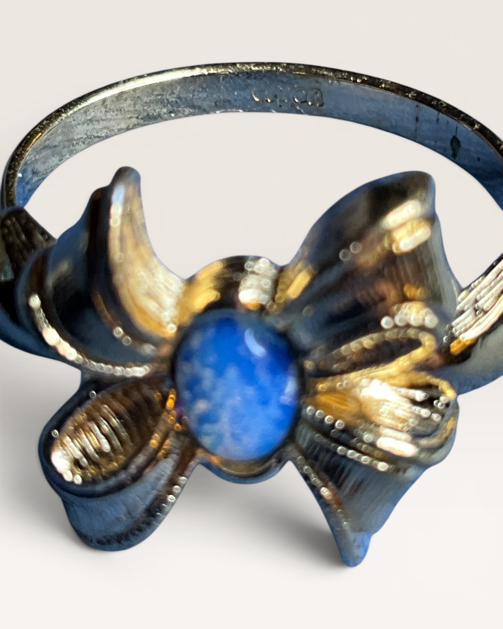 Avon Blue Faux Stone Bow Ring - Estate Sale (Great Condition)