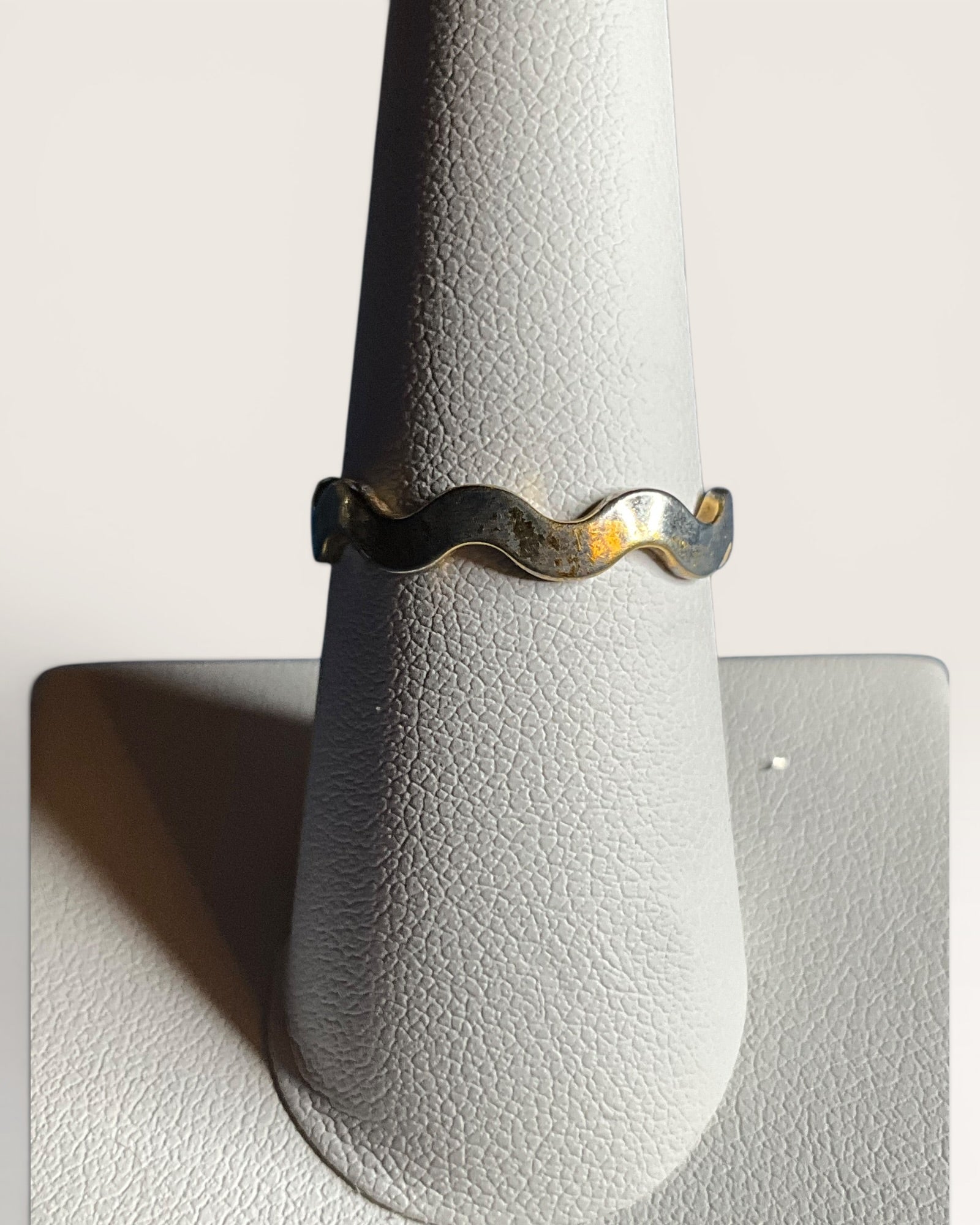 Avon Gold Tone Wavy Band Ring - Estate Sale (Great Condition)