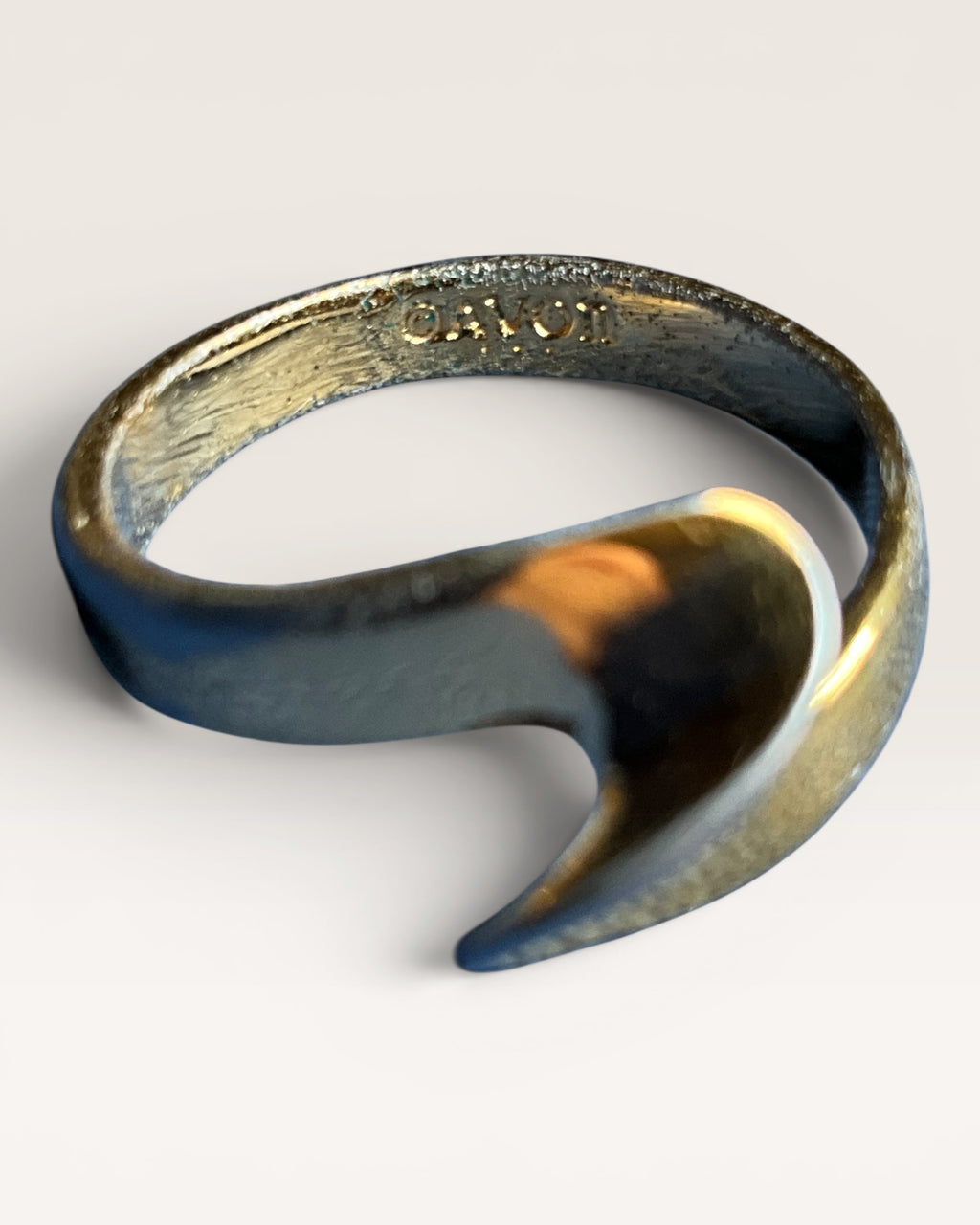 Avon Gold Tone Twist Ring - Estate Sale (Great Condition)