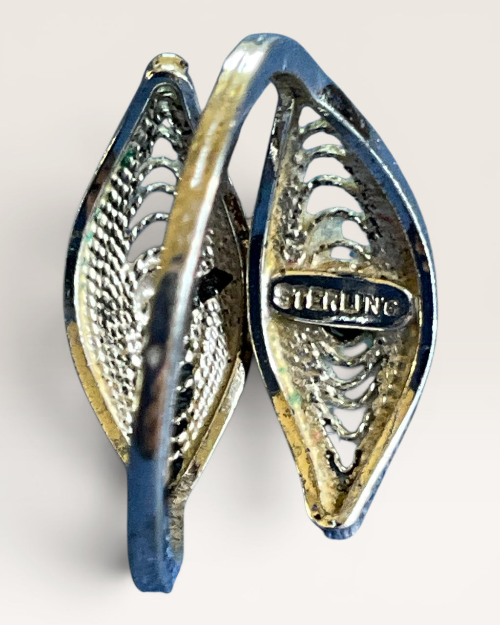 Sterling Siliver Bi-Pass Rig with Hematite and Filigree Accents - Estate Sale (Great Condition)