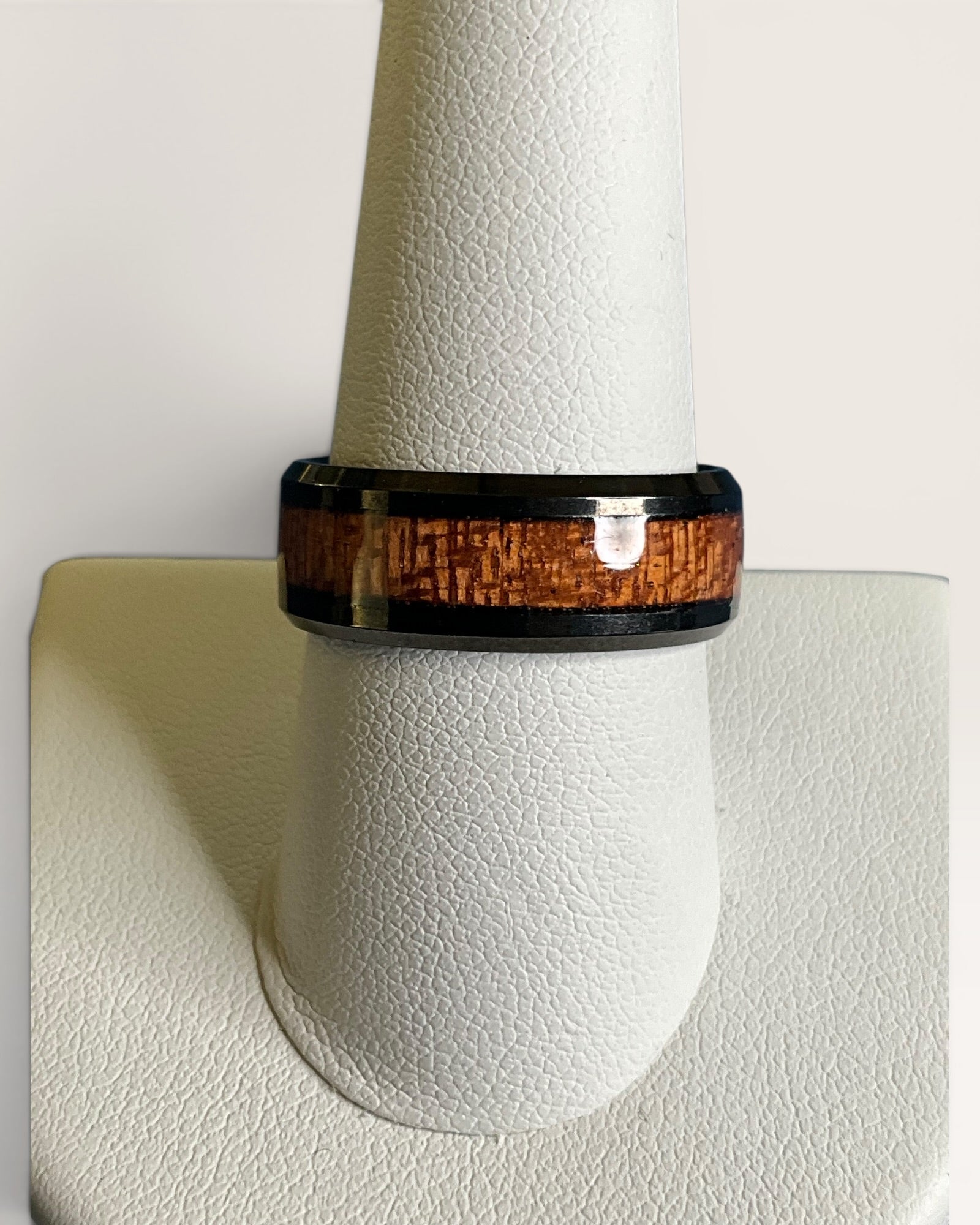 Black Tungsten Carbide Beveled Edge Ring with Koa Wood Inlay - Estate Sale (Great Condition)